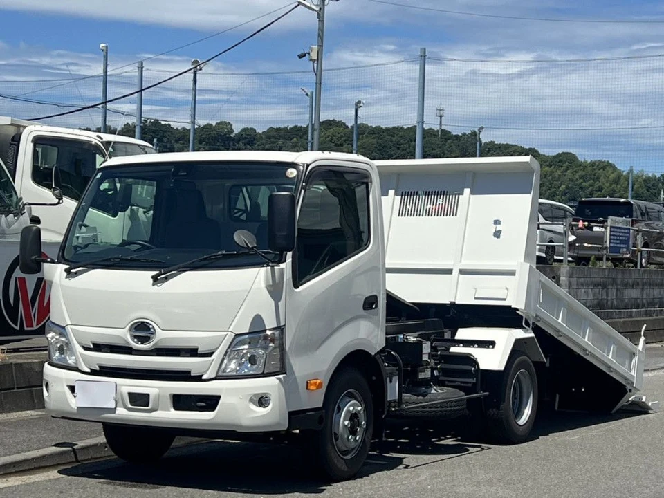 2026 Hino Dutro Three-way reinforcement/slide, not applicable, 2WD White Truck for sale, Japanese used car export - photo 1 of 25 | GULJI TRADERS