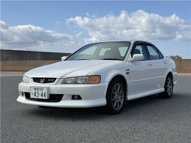 2000 Honda Accord Euro R Pearl Sedan for sale, Japanese used car export | GULJI TRADERS
