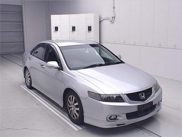 2005 Honda Accord Euro R Silver Sedan for sale, Japanese used car export | GULJI TRADERS