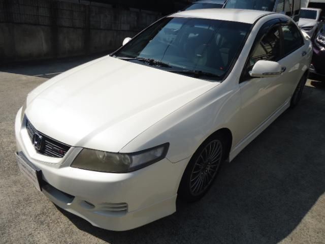 2006 Honda Accord Euro R Cusco coilovers HKS road legal - photo 1 2006 Honda Accord Euro R Cusco coilovers HKS road legal Pearl Sedan for sale, Japanese used car export - photo 1 of 9 | GULJI TRADERS