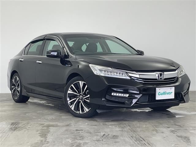2017 Honda Accord Hybrid EX Sedan for sale, Japanese used car export - photo 1 of 24 | GULJI TRADERS