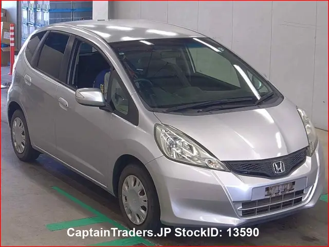 2013 Honda Fit Silver Sedan for sale, Japanese used car export | GULJI TRADERS