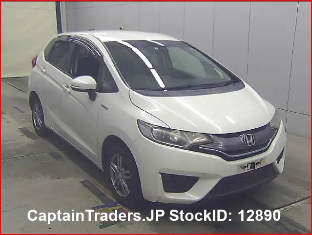 2015 Honda Fit Hibrid Pearl white Sedan for sale, Japanese used car export | GULJI TRADERS
