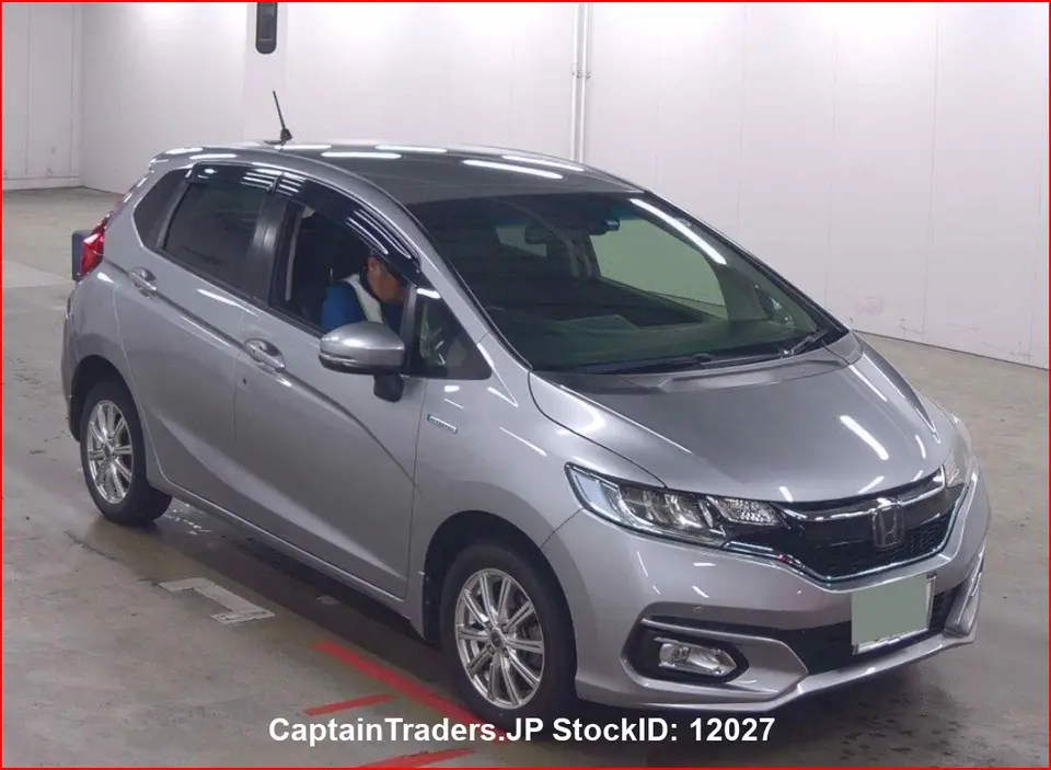 2018 Honda Fit Hibrid Silver Sedan for sale, Japanese used car export | GULJI TRADERS