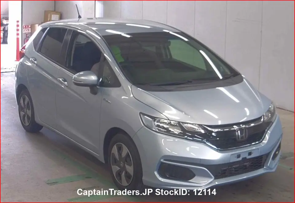 2019 Honda Fit Hibrid - photo 1 2019 Honda Fit Hibrid Silver Sedan for sale, Japanese used car export | GULJI TRADERS