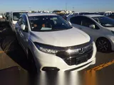 2019 Honda Vezel Hybyrid Push Start Hybrid Z Honda Sensing Pearl white SUV for sale, Japanese used car export - photo 35 of 42 | GULJI TRADERS