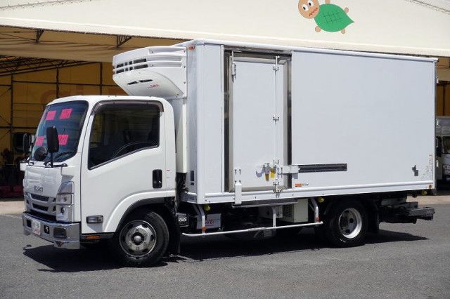 2022 Isuzu ELF VAN - photo 1 2022 Isuzu ELF VAN Truck for sale, Japanese used car export | GULJI TRADERS