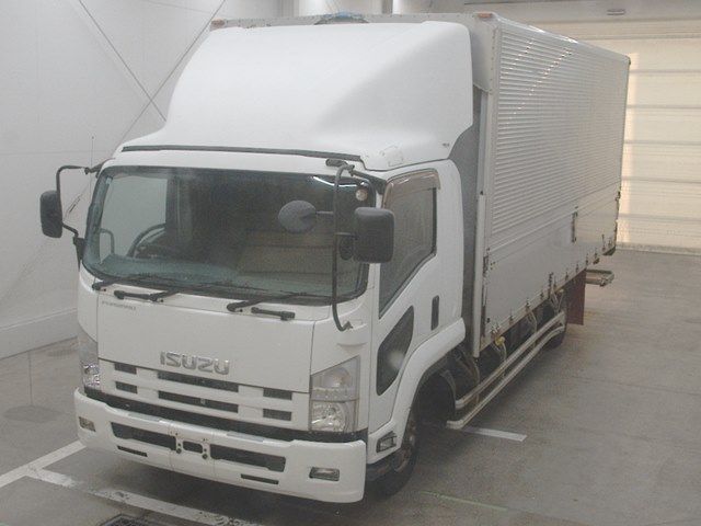 2013 Isuzu Forward - photo 1 2013 Isuzu Forward Truck for sale, Japanese used car export - photo 1 of 8 | GULJI TRADERS