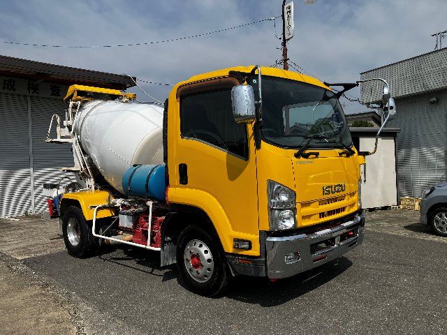 2015 Isuzu Forward - photo 1 2015 Isuzu Forward Truck for sale, Japanese used car export | GULJI TRADERS
