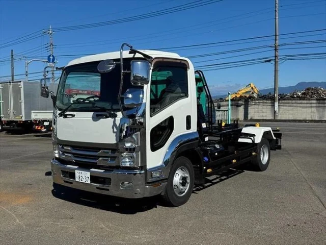 2018 Isuzu Forward - photo 1 2018 Isuzu Forward Truck for sale, Japanese used car export | GULJI TRADERS