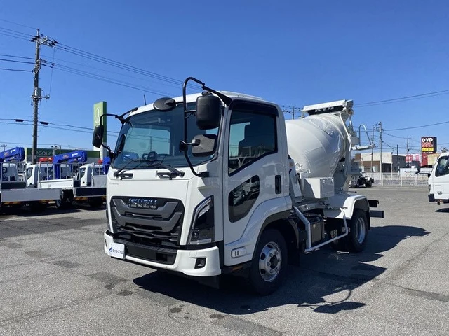 2025 Isuzu Forward Truck for sale, Japanese used car export | GULJI TRADERS