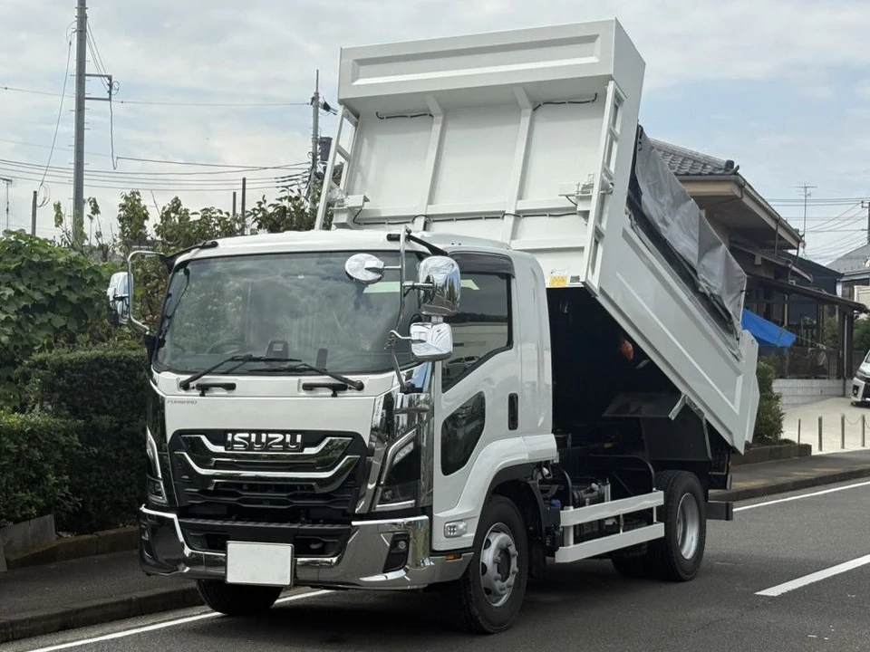 2025 Isuzu Forward 2WD Truck for sale, Japanese used car export - photo 1 of 25 | GULJI TRADERS