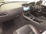 2017 Jaguar F-PACE F-PACE 4WD SUV for sale, Japanese used car export - photo 4 of 11 | GULJI TRADERS