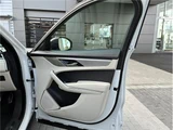2024 Jaguar F-PACE R- Dynamic SE SUV for sale, Japanese used car export - photo 18 of 43 | GULJI TRADERS