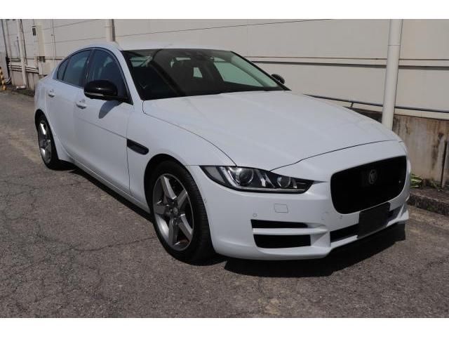 2015 Jaguar XE XE - photo 1 2015 Jaguar XE XE Sedan for sale, Japanese used car export - photo 1 of 9 | GULJI TRADERS
