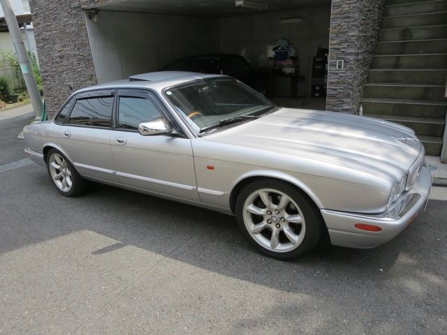 2002 Jaguar XJ XJR 4.0 V8 Sedan for sale, Japanese used car export - photo 1 of 16 | GULJI TRADERS