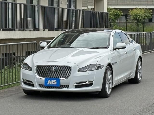 2018 Jaguar XJ XJ - photo 1 2018 Jaguar XJ XJ Sedan for sale, Japanese used car export - photo 1 of 9 | GULJI TRADERS
