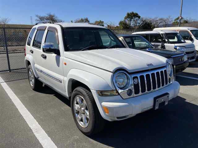 2006 Jeep Cherokee 4WD LTD SUV for sale, Japanese used car export - photo 1 of 10 | GULJI TRADERS