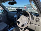 2006 Jeep Cherokee 4WD LTD SUV for sale, Japanese used car export - photo 3 of 10 | GULJI TRADERS