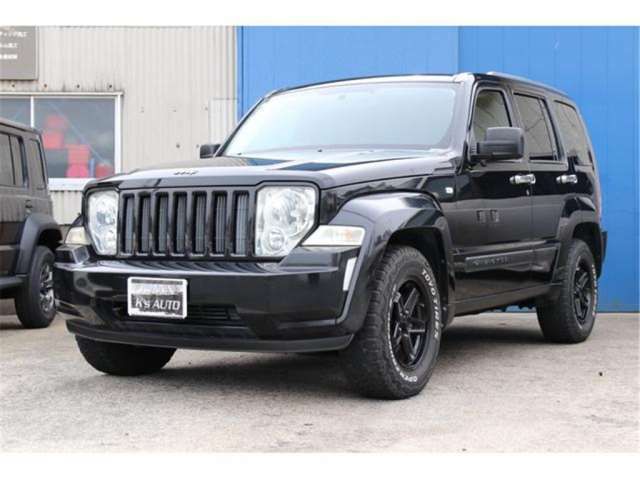 2010 Jeep Cherokee Sport - photo 1 2010 Jeep Cherokee Sport SUV for sale, Japanese used car export - photo 1 of 50 | GULJI TRADERS