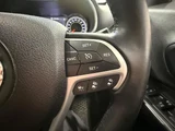 2015 Jeep Cherokee 4WD SUV for sale, Japanese used car export - photo 7 of 10 | GULJI TRADERS