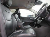 2016 Jeep Cherokee 4WD Bluetooth SUV for sale, Japanese used car export - photo 18 of 58 | GULJI TRADERS