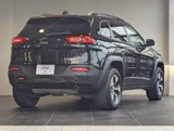 2017 Jeep Cherokee 4WD SUV for sale, Japanese used car export - photo 9 of 10 | GULJI TRADERS