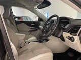 2018 Jeep Cherokee 4WD SUV for sale, Japanese used car export - photo 21 of 24 | GULJI TRADERS