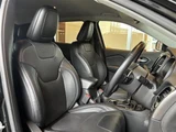 2019 Jeep Cherokee 4WD SUV for sale, Japanese used car export - photo 5 of 22 | GULJI TRADERS