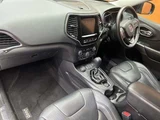 2019 Jeep Cherokee 4WD SUV for sale, Japanese used car export - photo 22 of 24 | GULJI TRADERS