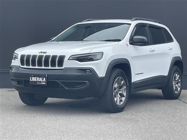 2021 Jeep Cherokee 4WD - photo 1 2021 Jeep Cherokee 4WD SUV for sale, Japanese used car export - photo 1 of 23 | GULJI TRADERS