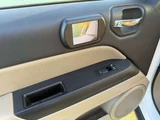 2014 Jeep Compass Sport SUV for sale, Japanese used car export - photo 39 of 42 | GULJI TRADERS
