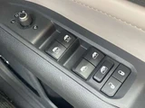 2025 Jeep Compass 4WD SUV for sale, Japanese used car export - photo 28 of 75 | GULJI TRADERS