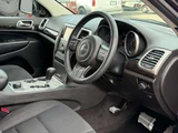 2013 Jeep Grand Cherokee 4WD SUV for sale, Japanese used car export - photo 19 of 72 | GULJI TRADERS