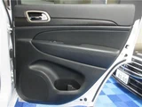 2015 Jeep Grand Cherokee 4WD SUV for sale, Japanese used car export - photo 55 of 59 | GULJI TRADERS