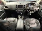 2016 Jeep Grand Cherokee 4WD . SUV for sale, Japanese used car export - photo 3 of 10 | GULJI TRADERS