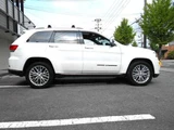 2017 Jeep Grand Cherokee 4WD SUV for sale, Japanese used car export - photo 7 of 9 | GULJI TRADERS