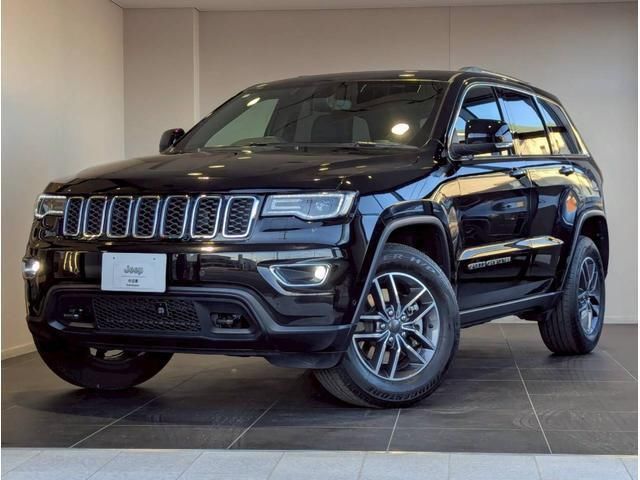 2020 Jeep Grand Cherokee - photo 1 2020 Jeep Grand Cherokee SUV for sale, Japanese used car export - photo 1 of 9 | GULJI TRADERS