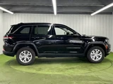 2023 Jeep Grand Cherokee Limited SUV for sale, Japanese used car export - photo 18 of 20 | GULJI TRADERS