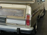 1989 Jeep Grand Wagoneer Sedan for sale, Japanese used car export - photo 49 of 60 | GULJI TRADERS