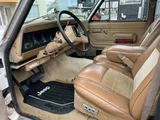 2001 Jeep Grand Wagoneer Sedan for sale, Japanese used car export - photo 29 of 30 | GULJI TRADERS