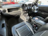2011 Jeep Patriot 4WD Sedan for sale, Japanese used car export - photo 13 of 17 | GULJI TRADERS