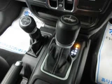 2020 Jeep Wrangler 2.0L 4WD TV Jeep for sale, Japanese used car export - photo 45 of 57 | GULJI TRADERS