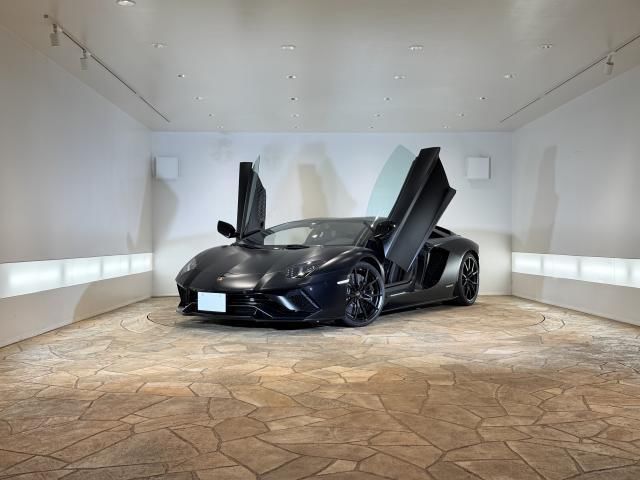 2021 Lamborghini Aventador S - photo 1 2021 Lamborghini Aventador S Black Coupe for sale, Japanese used car export | GULJI TRADERS