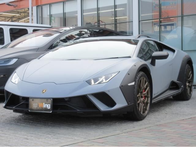 2024 Lamborghini Huracan - photo 1 2024 Lamborghini Huracan Coupe for sale, Japanese used car export - photo 1 of 9 | GULJI TRADERS