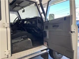 1998 Land Rover Defender 110 Tdi White Jeep for sale, Japanese used car export - photo 26 of 61 | GULJI TRADERS