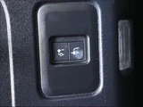 2022 Land Rover Defender 110X Dynamic SE D300 Silver Jeep for sale, Japanese used car export - photo 37 of 50 | GULJI TRADERS