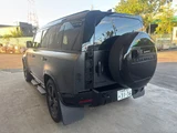 2024 Land Rover Defender 110X Dynamic HSE Gray Jeep for sale, Japanese used car export - photo 6 of 10 | GULJI TRADERS