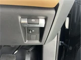 2025 Land Rover Defender 110X-Dynamic HSE D350 Black Jeep for sale, Japanese used car export - photo 22 of 28 | GULJI TRADERS