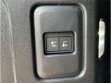 2025 Land Rover Defender 90X-Dynamic HSE D350 Black Jeep for sale, Japanese used car export - photo 31 of 42 | GULJI TRADERS